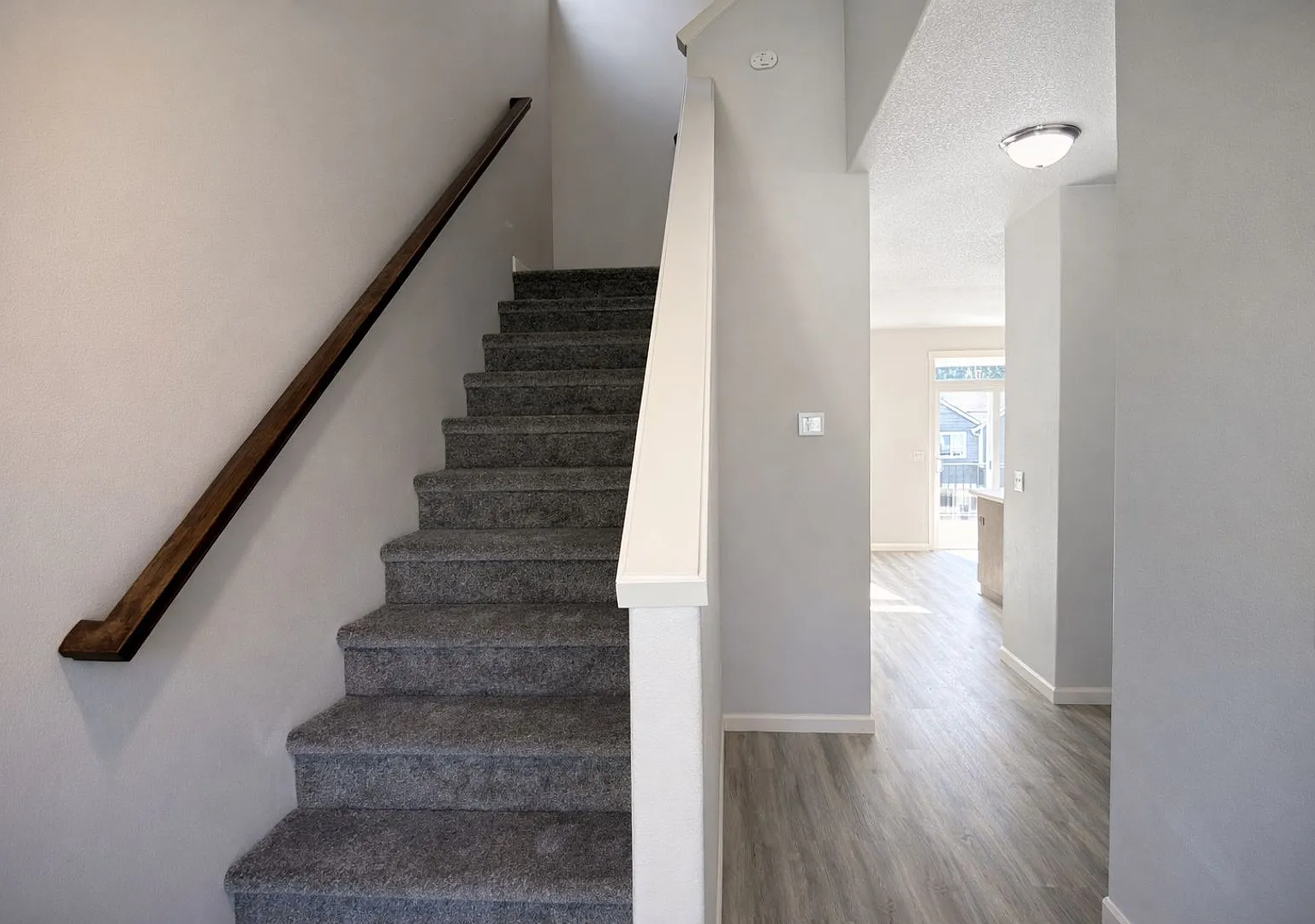 r205CloverDaleRoad — Photo 3