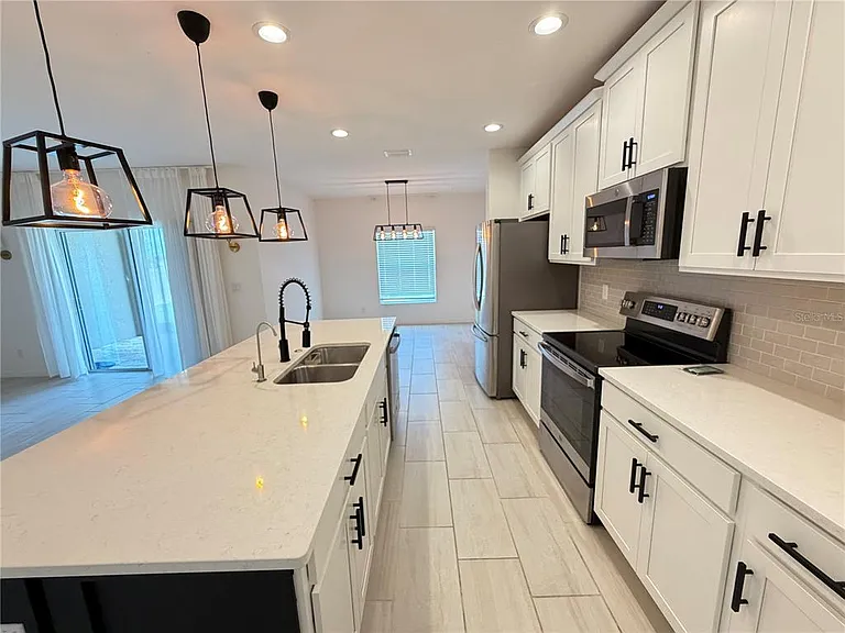 4209 Deleon St — Photo 13