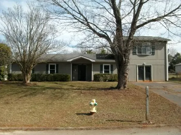 124 Willowood Dr, Spartanburg, SC 29303