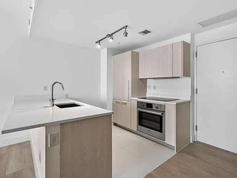 501 NE 31st St #3305 — Photo 13