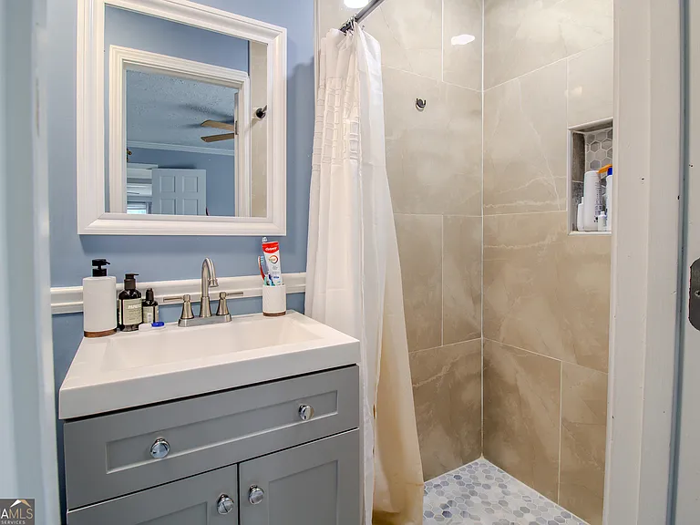 579 Lynmore Ave — Photo 20