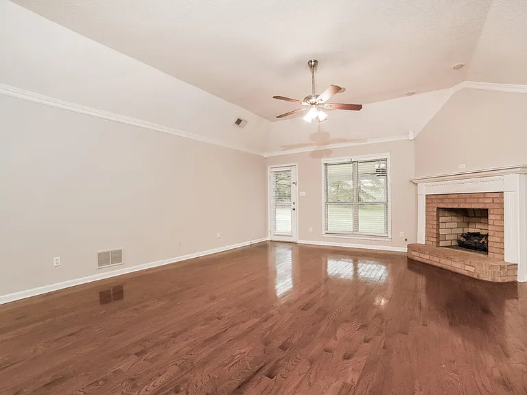 3950 Spring Lakes Cir — Photo 3