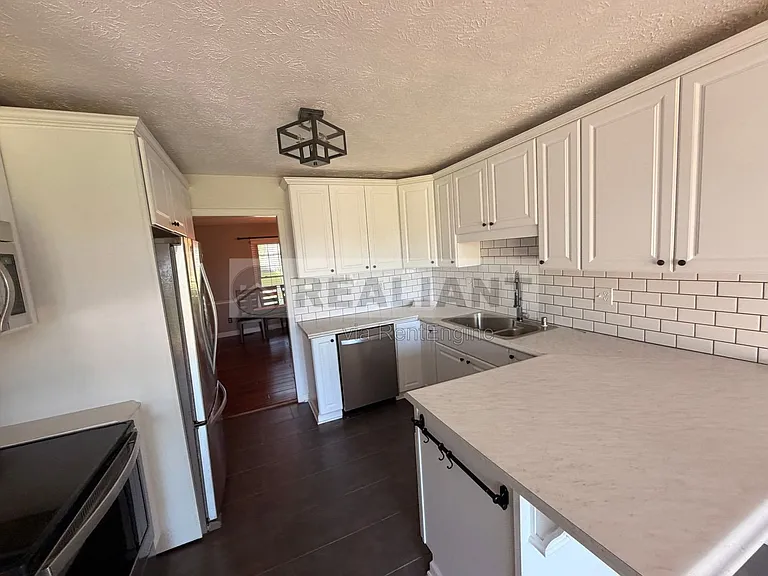 416 Quail Run Rd — Photo 8