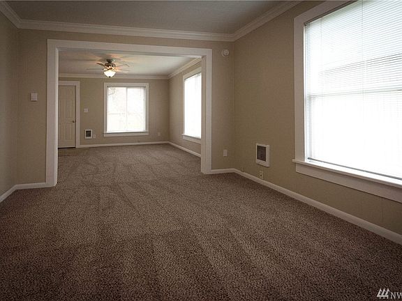 3rd image of 236 Lincoln Ave E