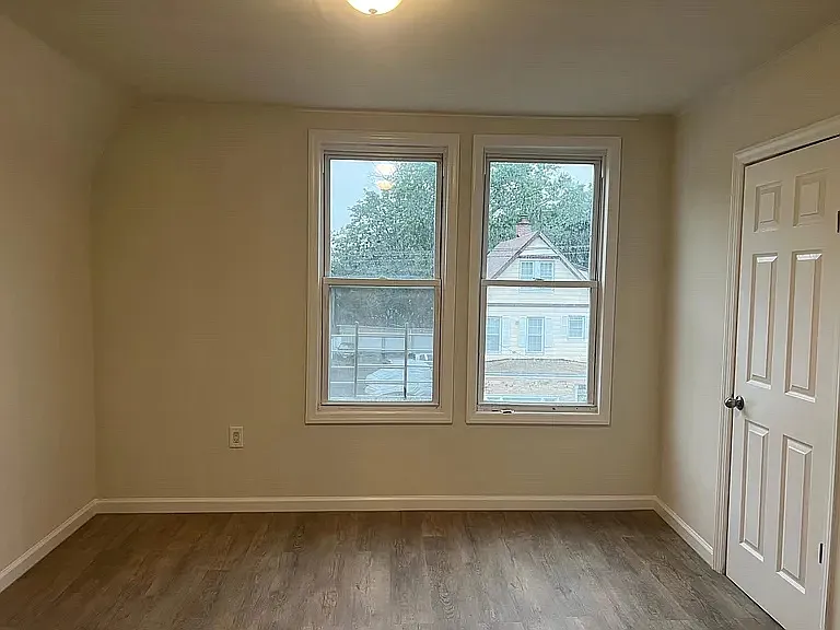 65 Durand Pl #3 — Photo 3