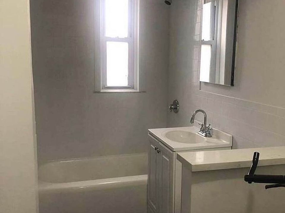2nd image of 580 W 215th St APT 2D