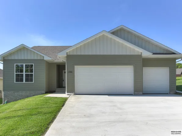 2765 College Dr, Blair, NE 68008