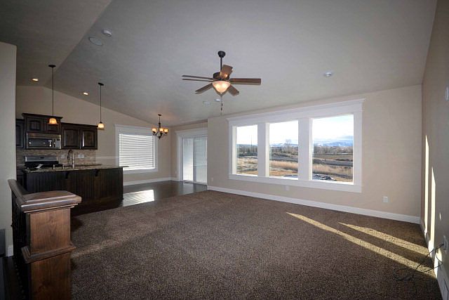 ⭐︎SHOHEBX⭐︎ 3952 E Tawzer Way, Ammon, ID 83406 | Zillow