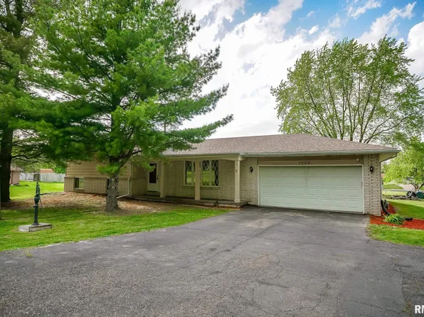 1529 W Richmar Rd, Peoria, IL 61615