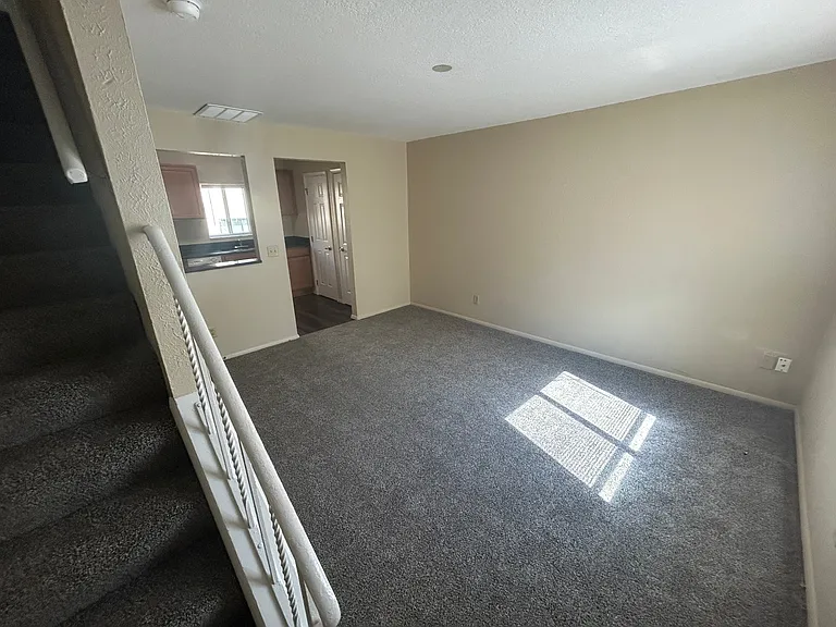 916 S Byrne Rd — Photo 3
