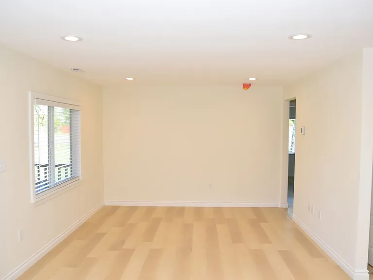 5724 Hillcrest Dr SW — Photo 6