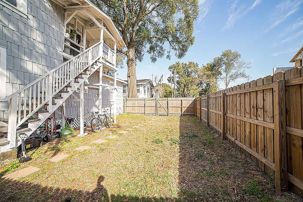 3 bed, 1100 sqft, $1,650 — Photo 2