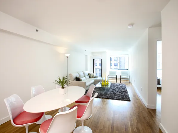 101 West 15th Street image 1 of 7