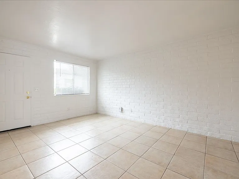 217-231 W Rillito St — Photo 7