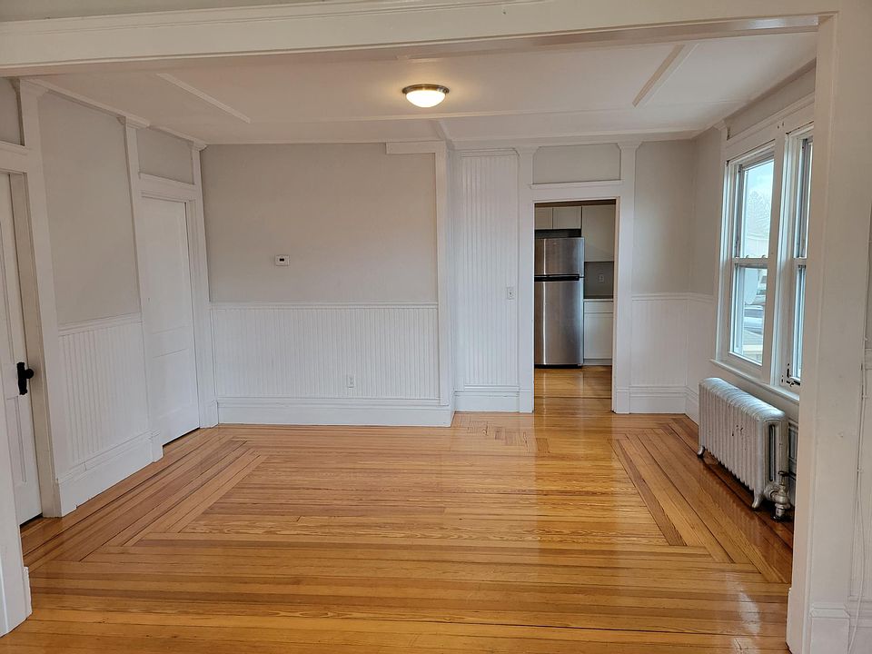 875 Newport Ave, Pawtucket, RI 02861 Zillow