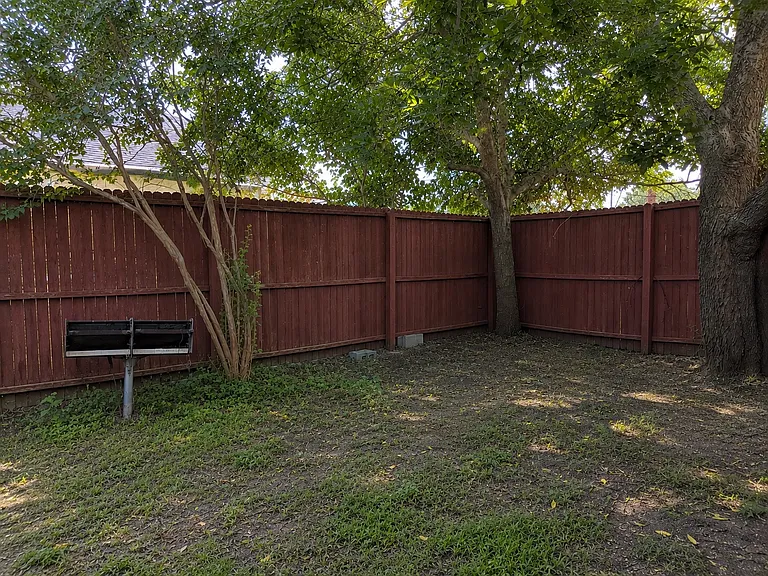 2111 Quail Run #A — Photo 11