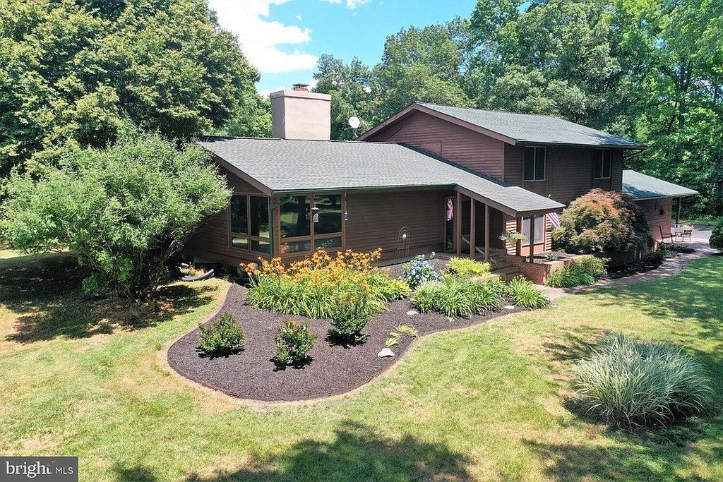 2075 Sharon Hill Rd - Property Image