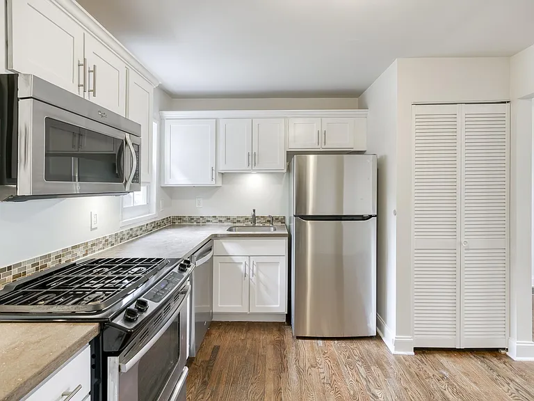 1523 Oakview Rd #4 — Photo 6