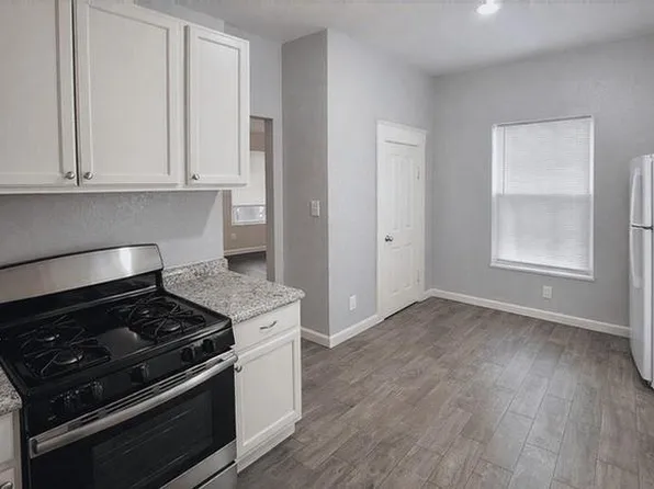 511 W Cleveland St #2, Alvin, TX 77511