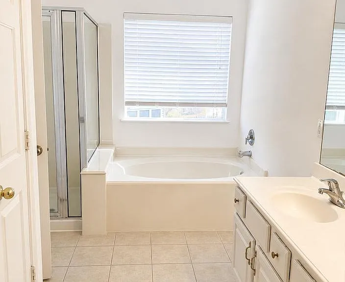 16659 Newglen Ln — Photo 16