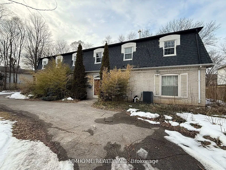 338 Steeles Ave E