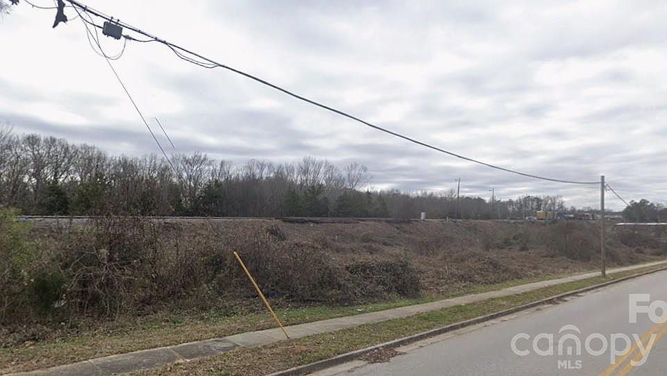 1st image of 932 Cedar St