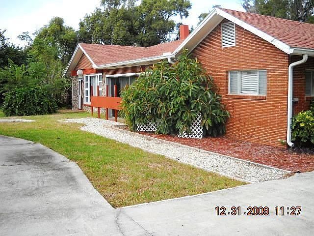 2nd image of 2635 Oak Dr