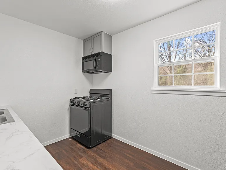 4524 Collins Ave — Photo 16