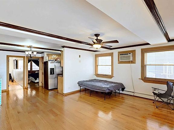 4th image of 11712 147th St
