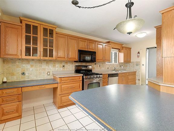 5th image of 3435 Forest Glade Dr
