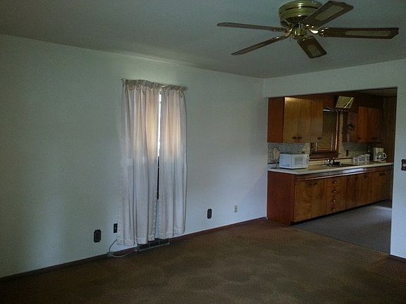 4th image of 103 N Mitchell St