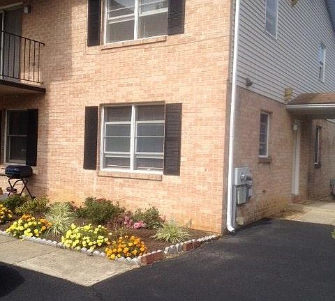 2nd image of 4073 Vaughn St