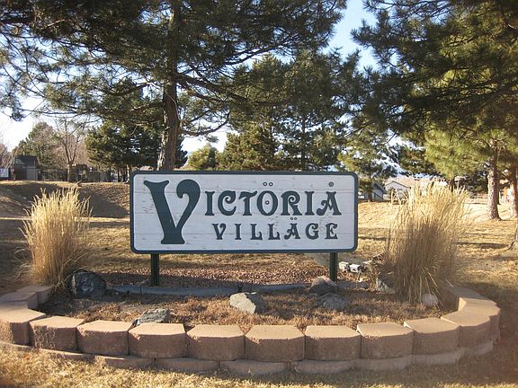 Entrance to Victoria Village