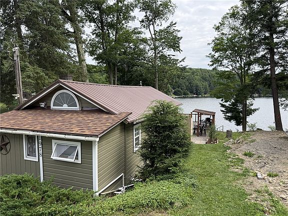 3rd image of 1978 W Shore Rd