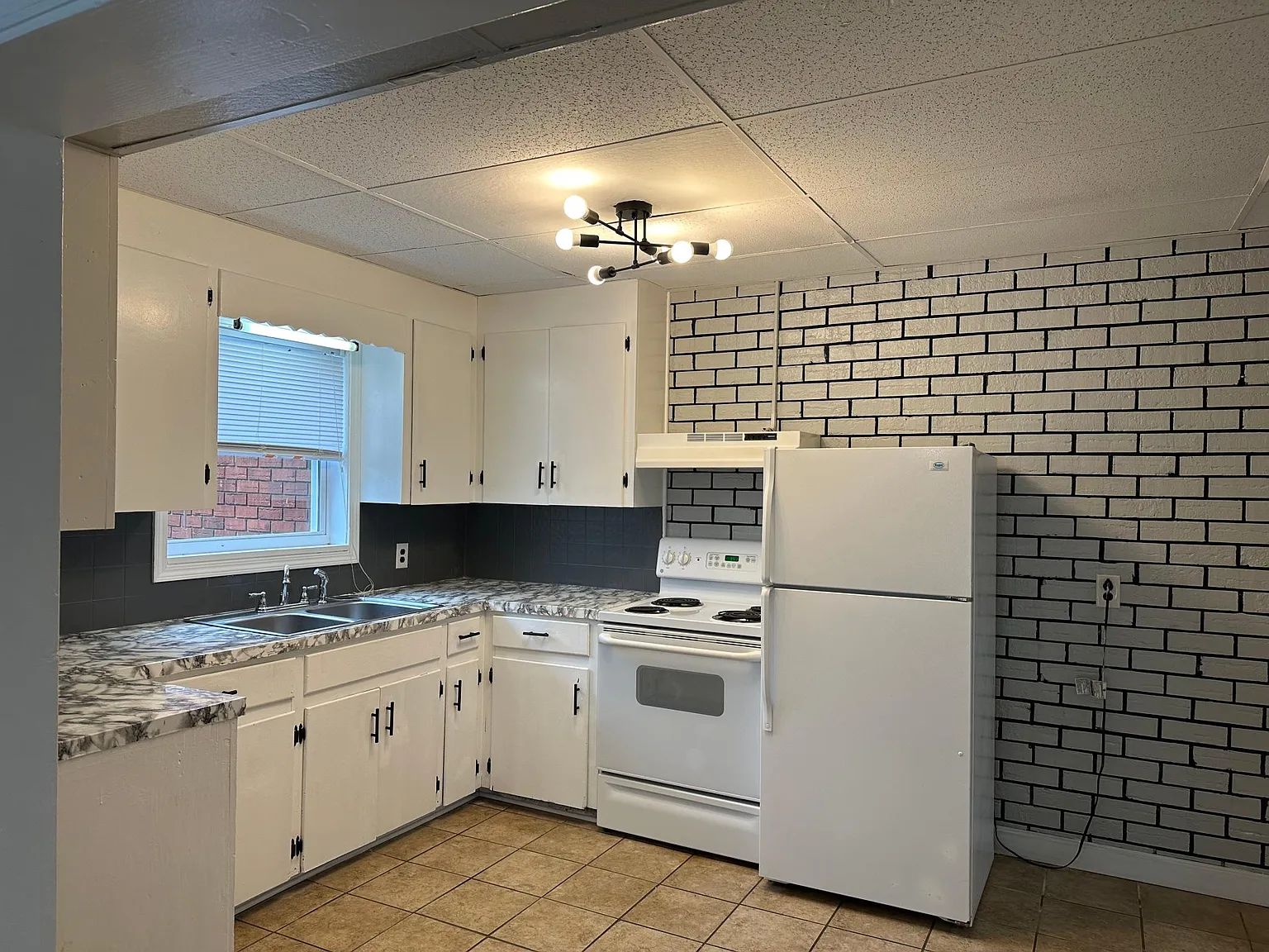 5781 SW Acres Dr — Photo 3