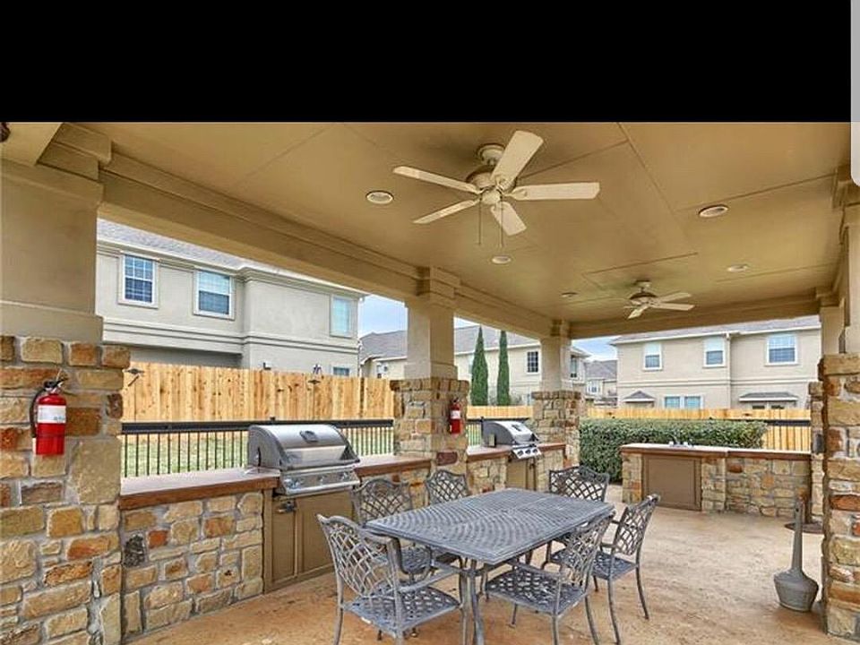 1st image of 1101 Parmer Ln #325