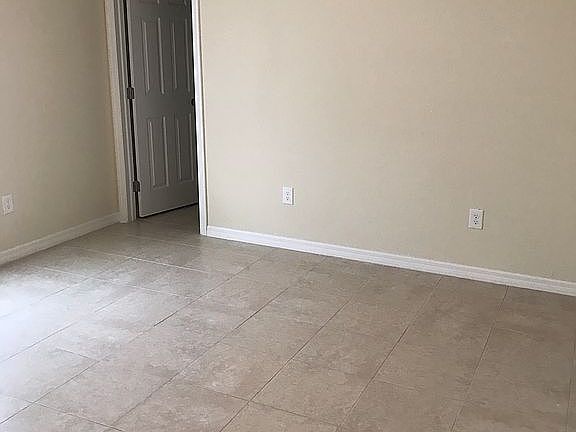 2nd image of 529 SE 6th Pl