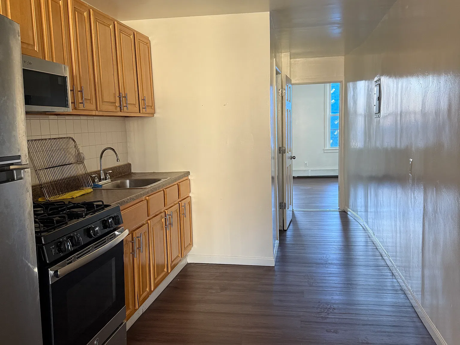 1 bed, 700 sqft, $1,750 — Photo 3