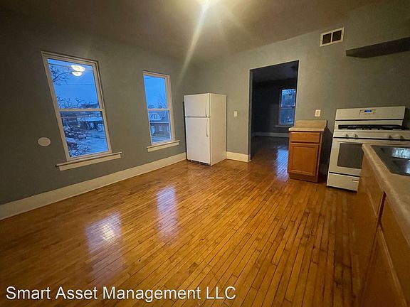 4th image of 3374 N Booth St #3