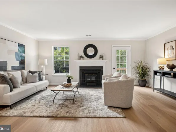 6013 Crocus Ct, Alexandria, VA 22310