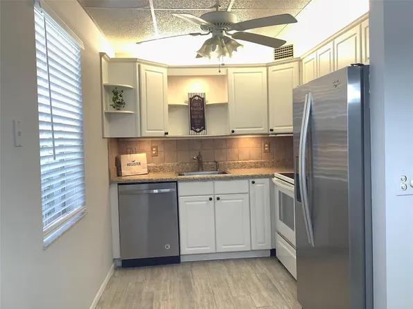 70 Normandy Ln #B, Delray Beach, FL 33484