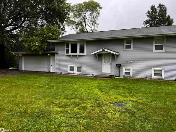 363 Green Acres Dr, Mediapolis, IA 52637