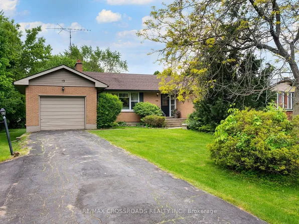 19 Orchard Ave, Cobourg, ON K9A 1T1