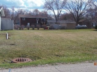 4501 Parkway Ave, McHenry, IL 60050