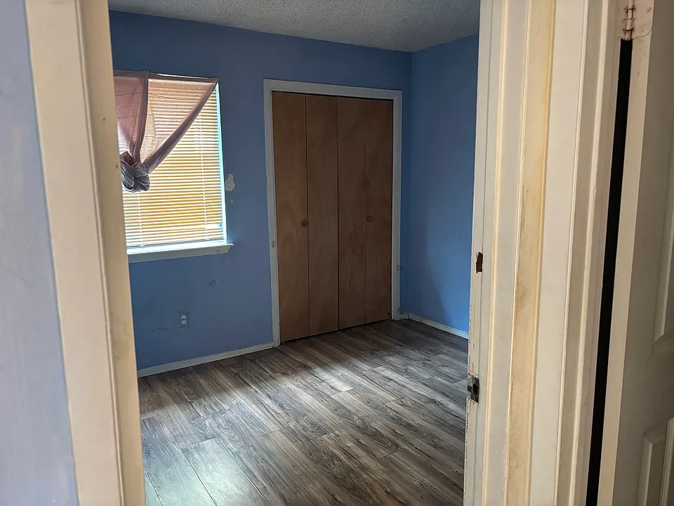 Bedroom entry