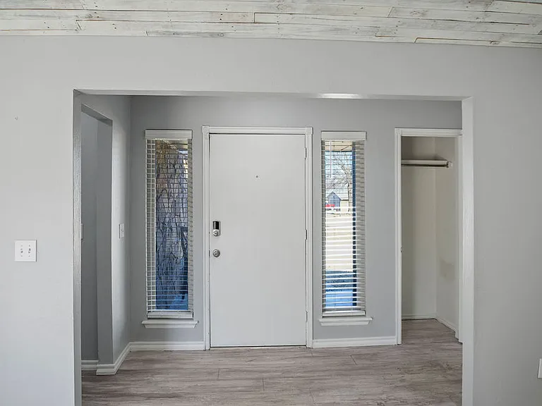 9724 Kent Dr — Photo 9