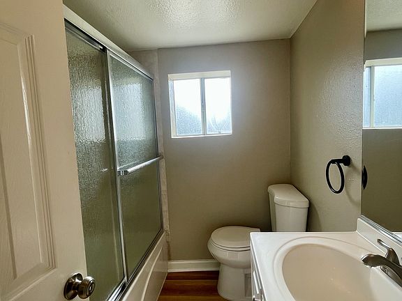 4th image of 412 E G St #A