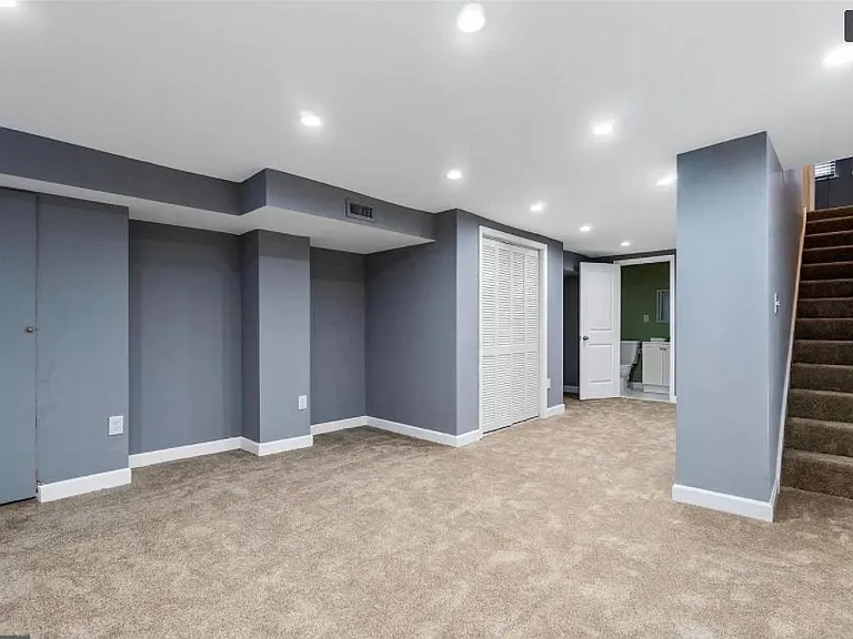 881 W Lombard St — Photo 10
