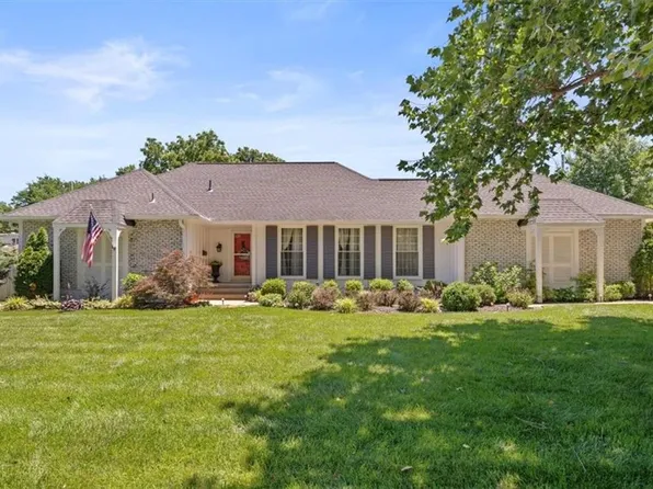 5133 Ballentine St, Shawnee, KS 66203