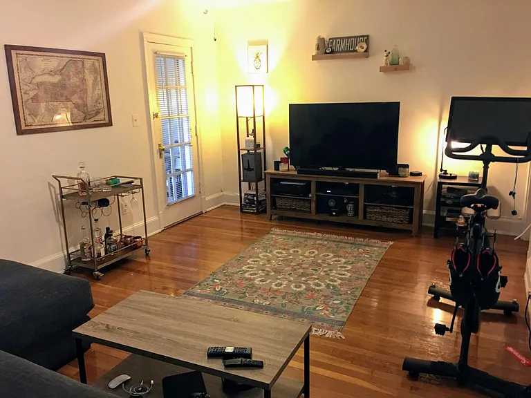605 N Irving St #23 — Photo 1